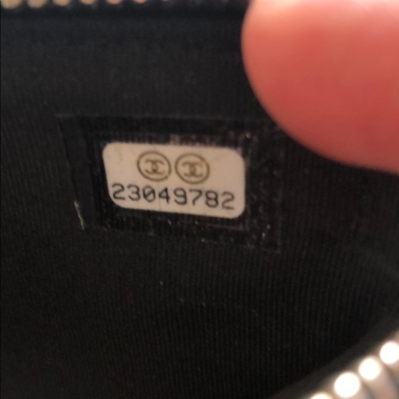 !!SOLD!! CHANEL Caviar WOC w/ gold hardware - Picture 7 of 8